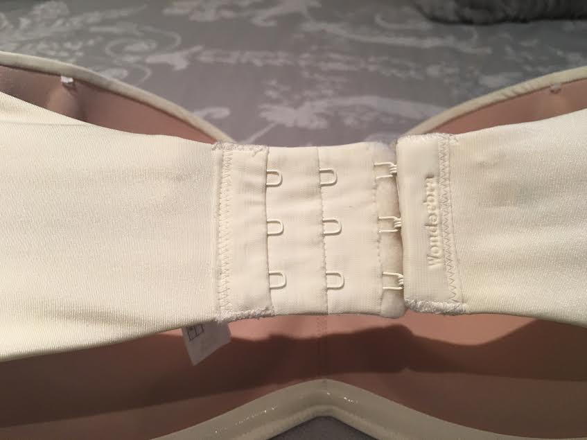 Blog post][Review] Wonderbra Ultimate Strapless - the only bra I've kept in  my bradrobe since 2013! (30FF) : r/ABraThatFits